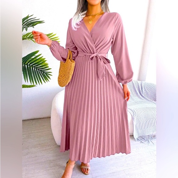 Dresses & Skirts - PINK PLEATED LONG SLEEVE MAXI DRESS